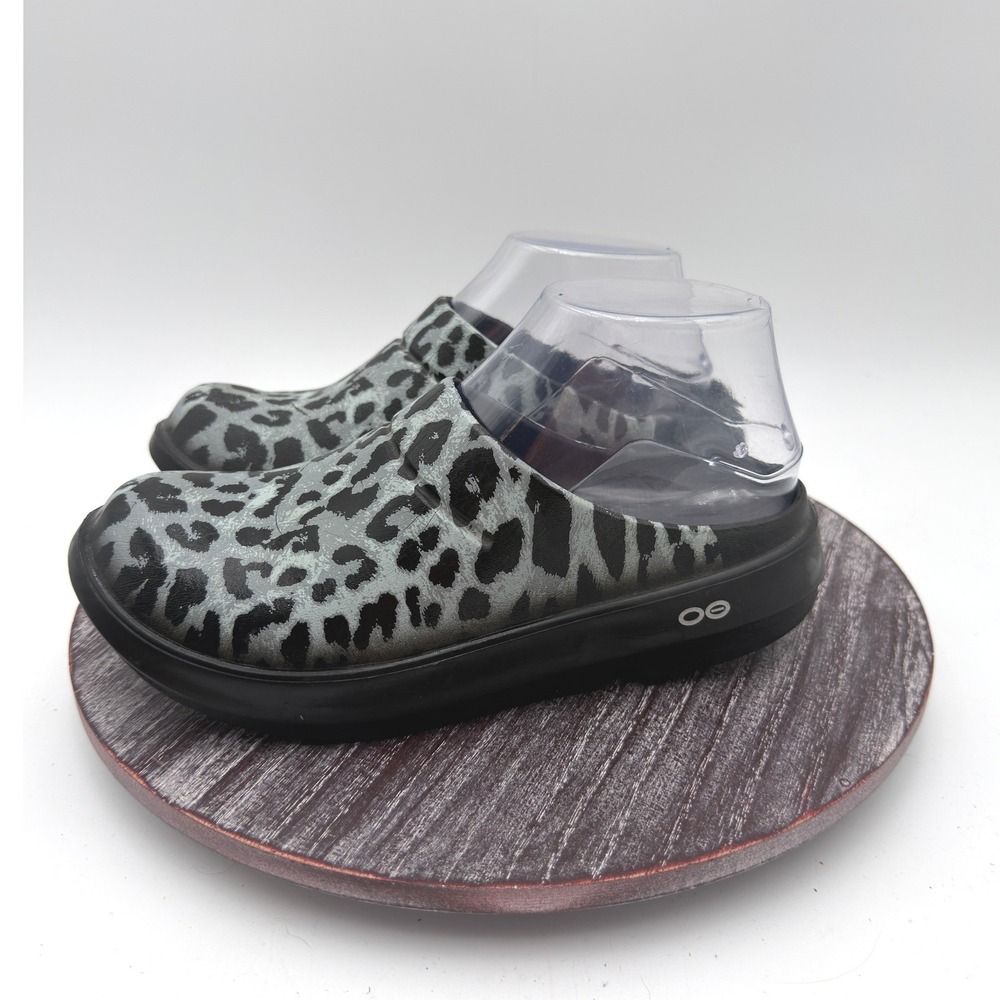 OOFOS OOCloog Clog Women Size 39 8 Leopard Print Comfort Slip On Recovery Gray